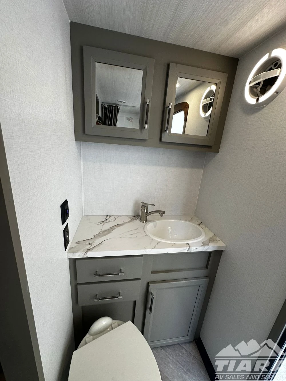 Tiara Rv 2026 Keystone Rv Sprinter 3920DSL Fifth Wheel in Eklhart, IN - 530046
